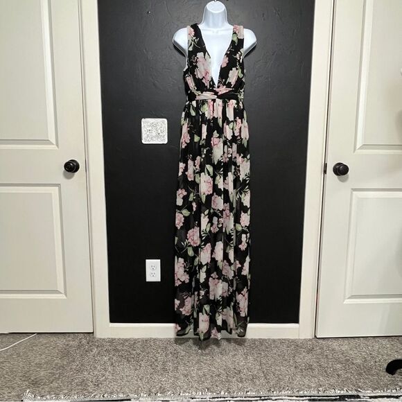 Windsor Black Floral Plunge Maxi Gown with Slit size Small - Picture 7 of 14